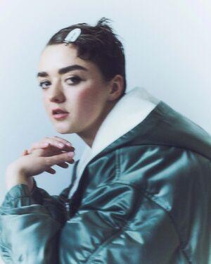 Maisie Williams photo 226