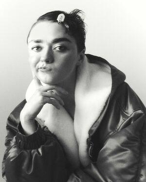 Maisie Williams photo 227