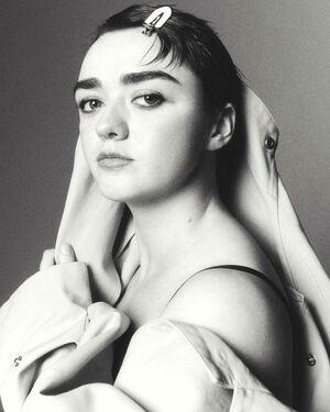 Maisie Williams photo 228