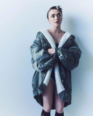 Maisie Williams photo 229