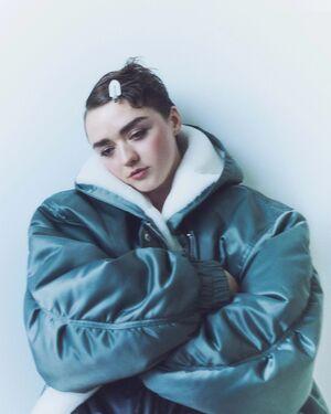 Maisie Williams photo 230