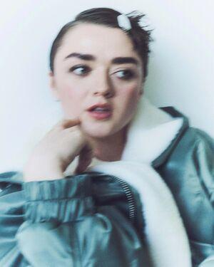 Maisie Williams photo 231