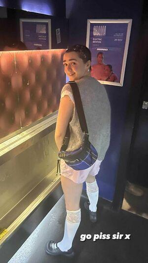 Maisie Williams photo 235