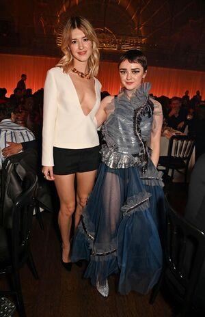Maisie Williams photo 261