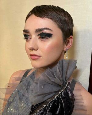 Maisie Williams photo 286