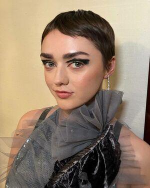 Maisie Williams photo 287