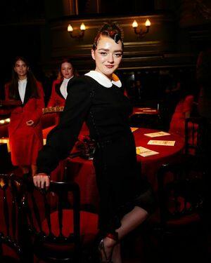 Maisie Williams photo 289