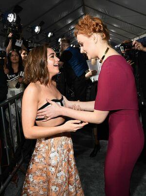 Maisie Williams photo 292
