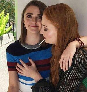 Maisie Williams photo 293