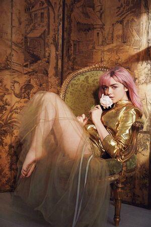 Maisie Williams photo 318