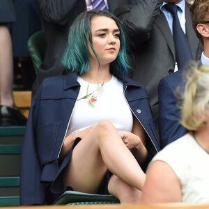 Maisie Williams photo 332