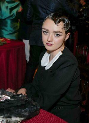 Maisie Williams photo 355