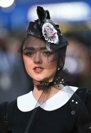 Maisie Williams photo 356