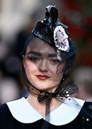 Maisie Williams photo 359