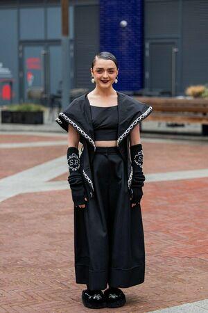 Maisie Williams photo 377