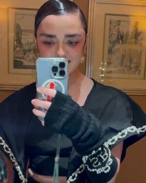 Maisie Williams photo 379