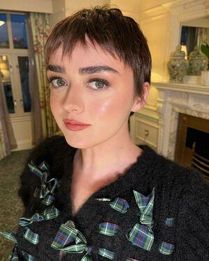 Maisie Williams photo 386