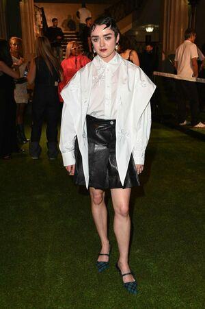 Maisie Williams photo 389