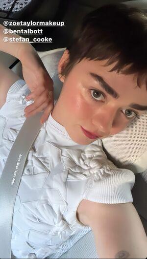 Maisie Williams photo 398