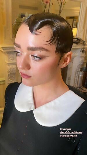 Maisie Williams photo 399