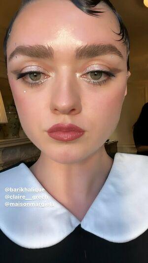 Maisie Williams photo 401
