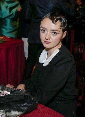 Maisie Williams photo 404