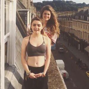 Maisie Williams photo 405