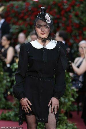 Maisie Williams photo 412