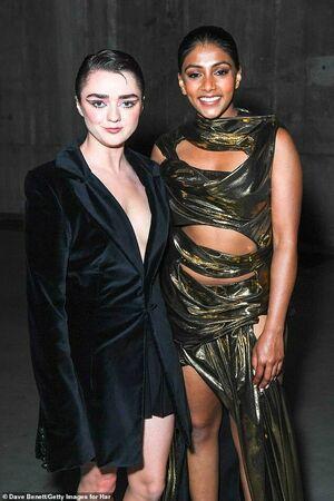 Maisie Williams photo 418