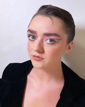 Maisie Williams photo 420
