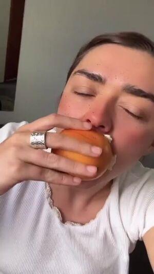 Maisie Williams photo 455