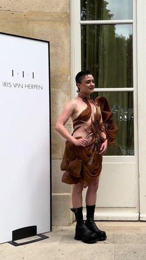 Maisie Williams photo 469