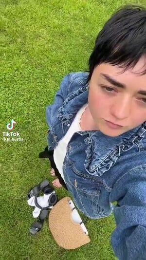 Maisie Williams photo 523