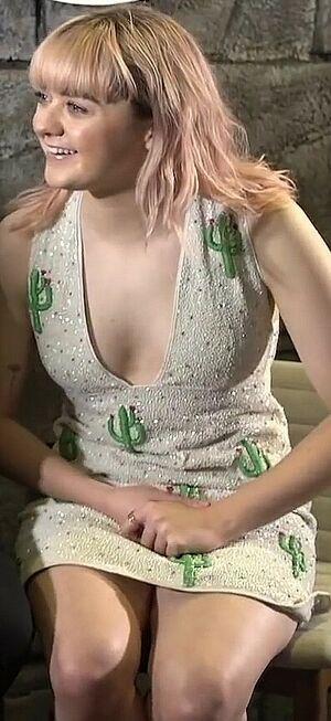Maisie Williams photo 525