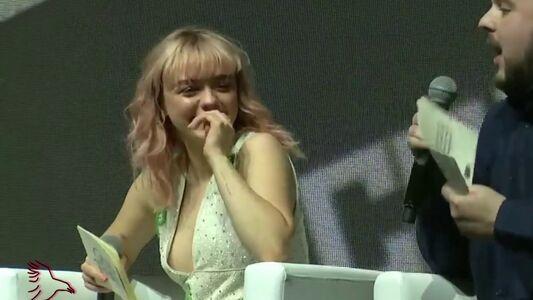 Maisie Williams photo 536