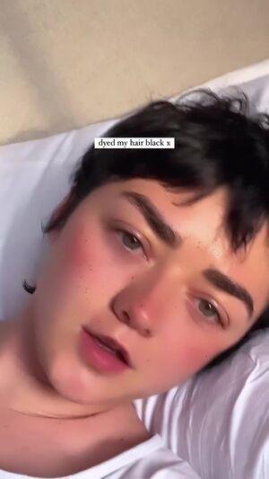 Maisie Williams photo 539