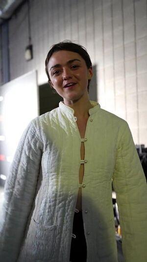 Maisie Williams photo 579