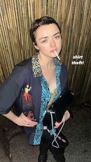 Maisie Williams photo 584