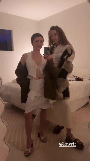 Maisie Williams photo 599