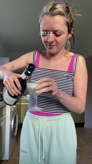 Maisie Williams photo 652