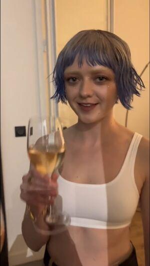 Maisie Williams photo 687