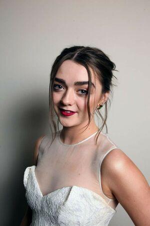 Maisie Williams photo 689