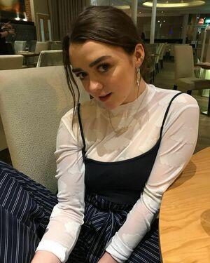 Maisie Williams photo 692