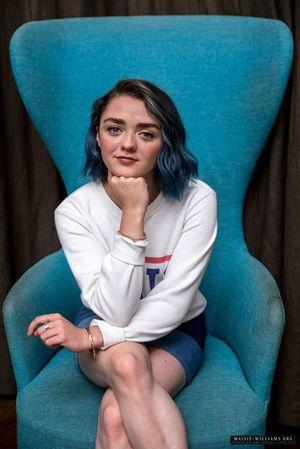 Maisie Williams photo 832