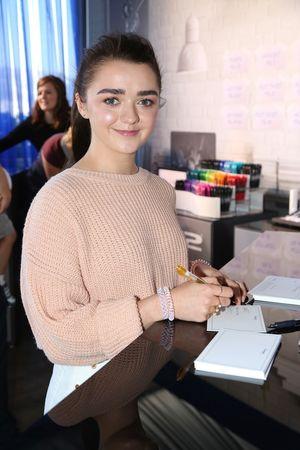 Maisie Williams photo 842