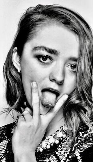 Maisie Williams photo 946