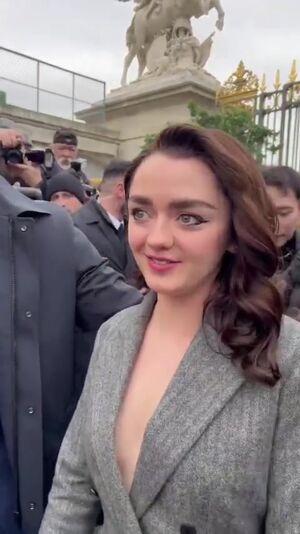 Maisie Williams photo 1000