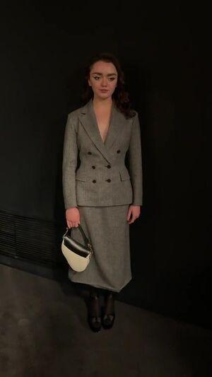 Maisie Williams photo 1001