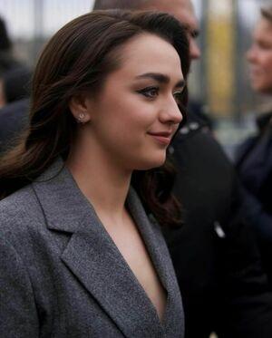 Maisie Williams photo 1009