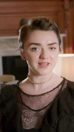 Maisie Williams photo 1100